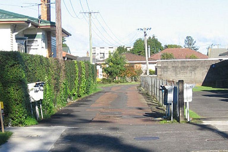 Photo of property in 2/21 Hoteo Avenue, Papatoetoe, Auckland, 2025