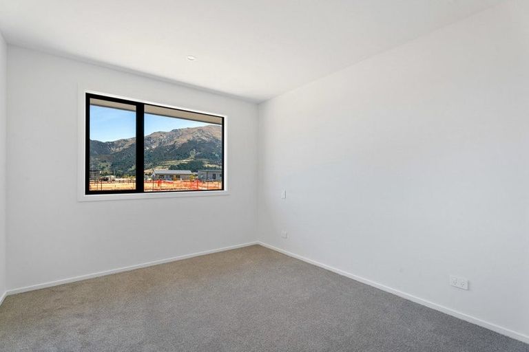 Photo of property in 26 Riley Street, Lake Hawea, 9382