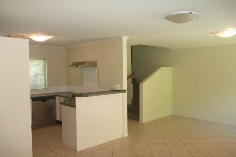 Photo of property in 16 Catrina Avenue, Birkenhead, Auckland, 0626