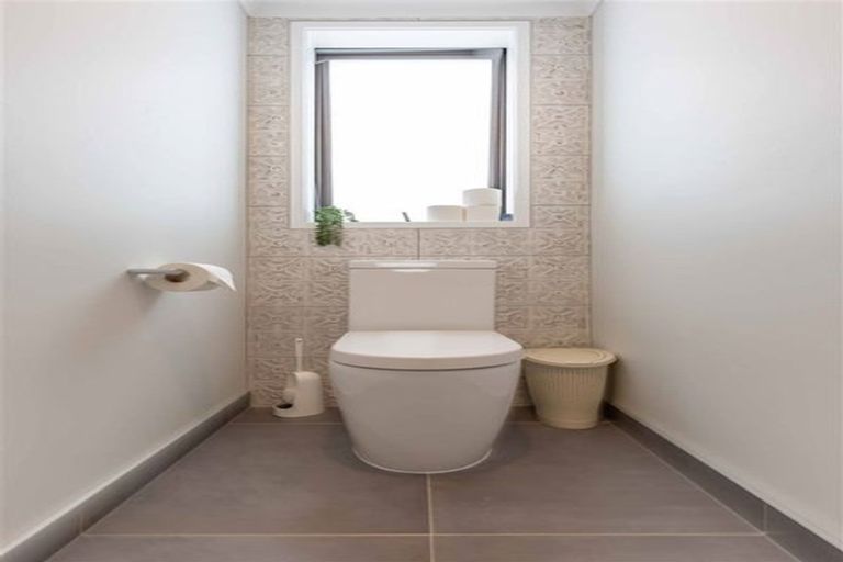 Photo of property in 463 Hobsonville Road, Hobsonville, Auckland, 0616