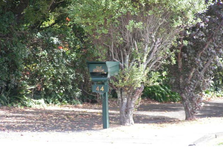 Photo of property in 44 Clarence Road, Northcote Point, Auckland, 0627