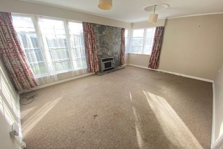 Photo of property in 11 Chittick Street, Stokes Valley, Lower Hutt, 5019