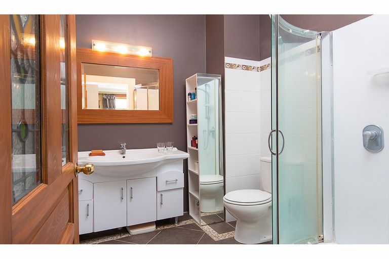 Photo of property in 77 Colombo Road, Waiuku, 2123