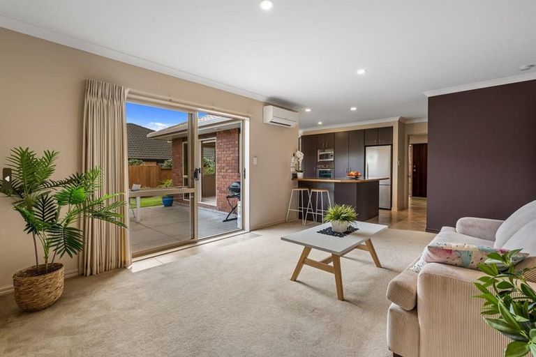 Photo of property in 28 Redhaven Place, Bethlehem, Tauranga, 3110