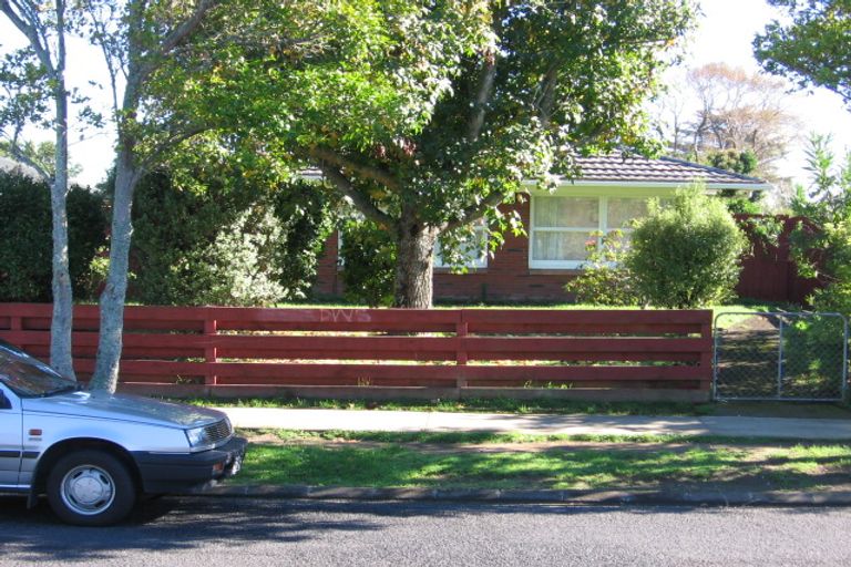 Photo of property in 7 Edgewater Drive, Pakuranga, Auckland, 2010