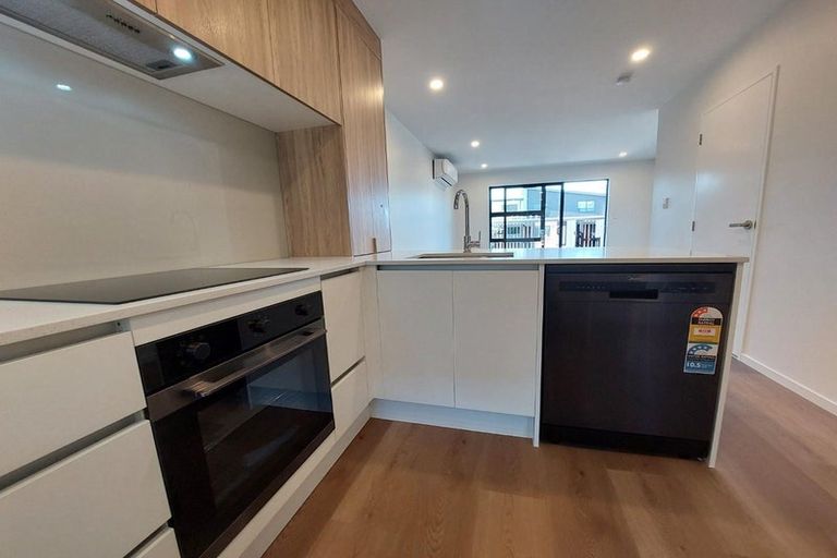 Photo of property in 7/474 West Coast Road, Glen Eden, Auckland, 0602