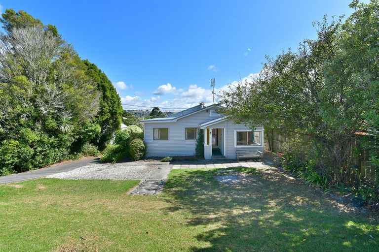 Photo of property in 1/12 Willis Street, Torbay, Auckland, 0630