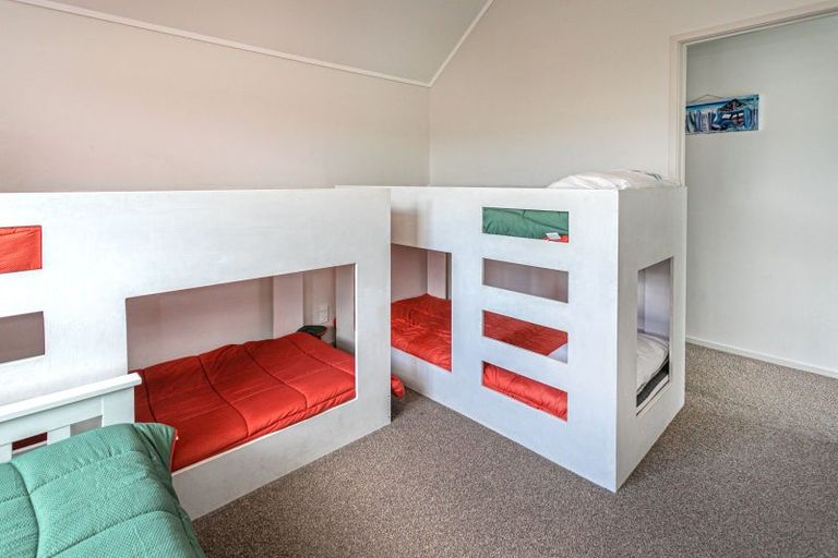 Photo of property in 127 Tuna Place, Onemana, Whangamata, 3691