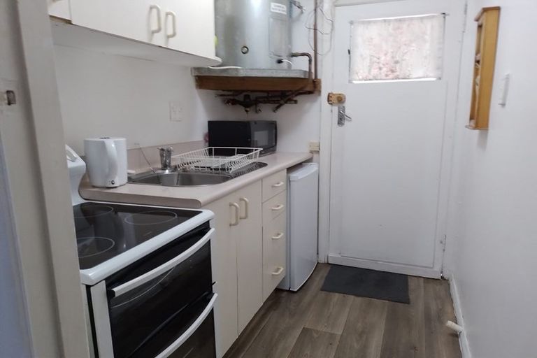 Photo of property in Avon Apartments, 2/313 The Terrace, Te Aro, Wellington, 6011