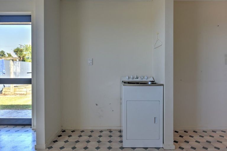 Photo of property in 37 Manse Street, Edendale, 9825