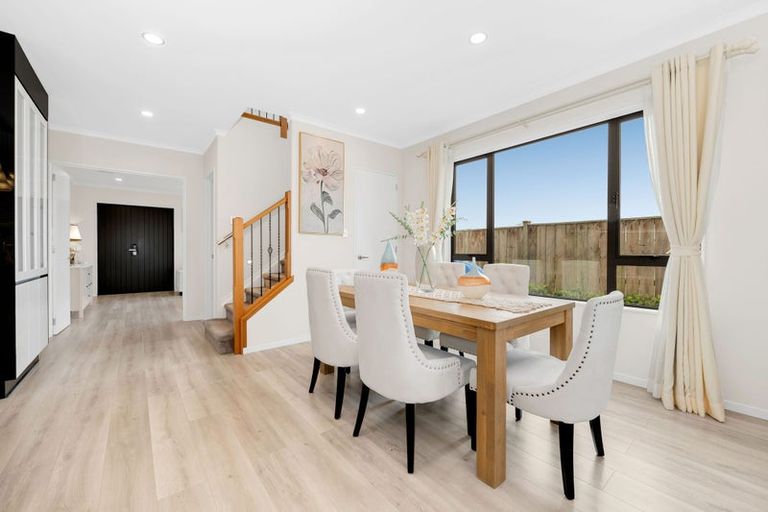 Photo of property in 27 Hakinakina Drive, Flat Bush, Auckland, 2019