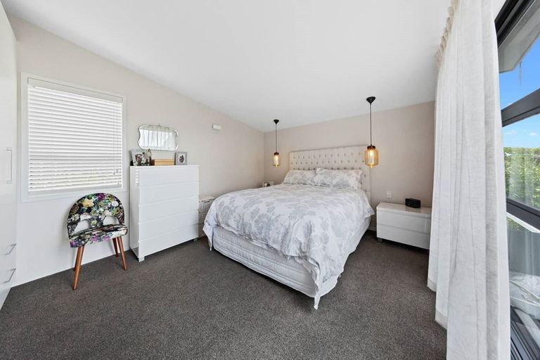 Photo of property in 5 Glenshee Place, Highland Park, Auckland, 2010