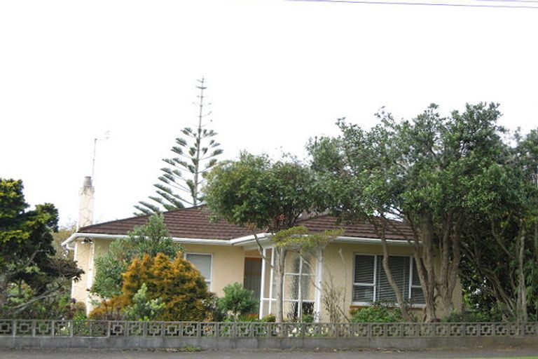 Photo of property in 173 Seaview Road, Westown, New Plymouth, 4310