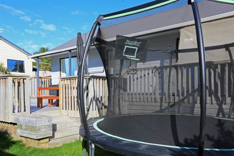 Photo of property in 4/18 Evans Road, Glen Eden, Auckland, 0602