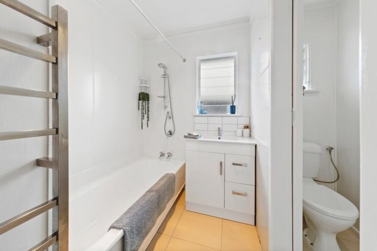 Photo of property in 1/18 Sheehan Avenue, Papakura, 2110