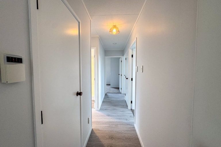 Photo of property in 12 Clearview Heights, Ranui, Auckland, 0612