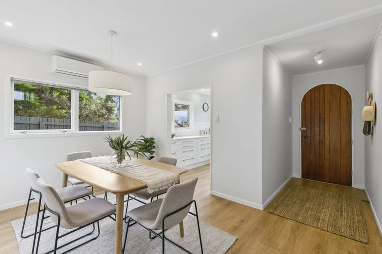 Photo of property in 105 Akaroa Drive, Maupuia, Wellington, 6022