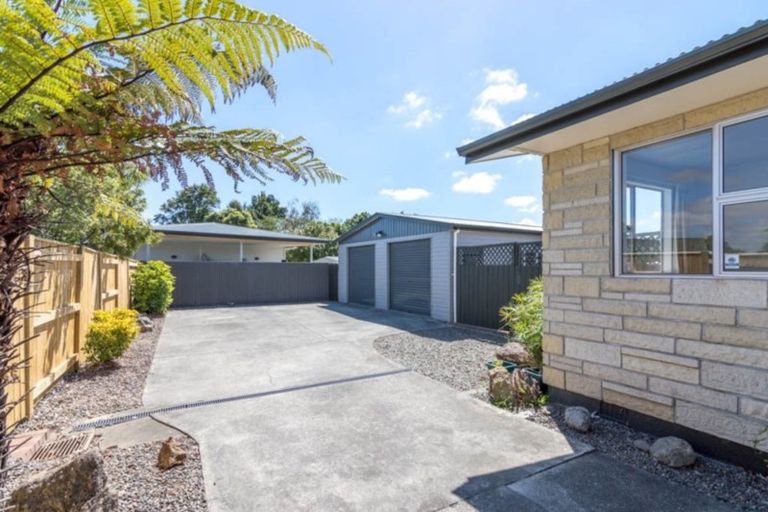 Photo of property in 15 Pinedale Parade, Milson, Palmerston North, 4414