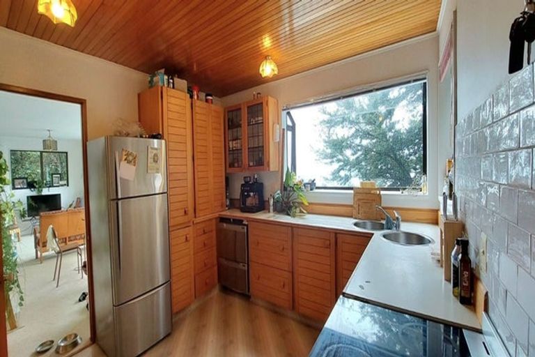 Photo of property in 15 Karaka Street, Eastbourne, Lower Hutt, 5013