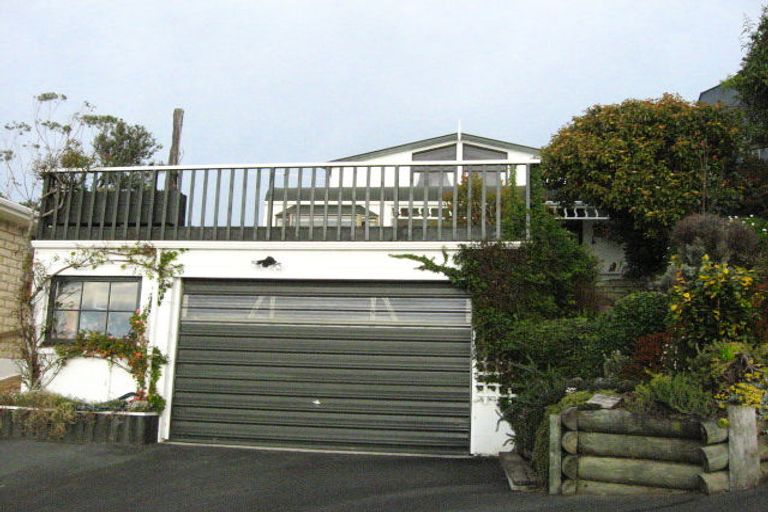 Photo of property in 41 Marine Parade, Macandrew Bay, Dunedin, 9014