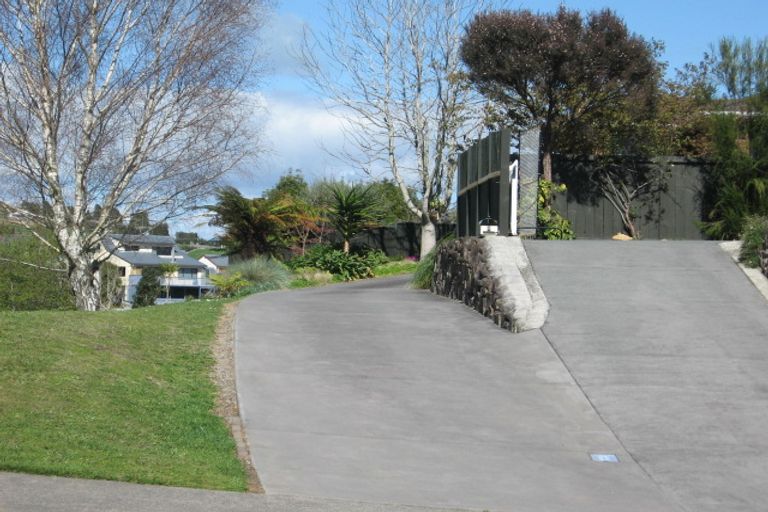 Photo of property in 6 Osprey Drive, Welcome Bay, Tauranga, 3112