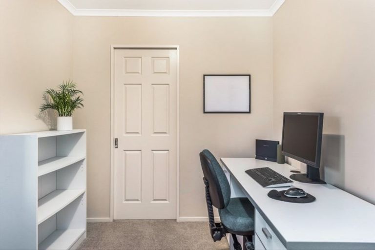 Photo of property in 22 Mangakoea Place, St Andrews, Hamilton, 3200