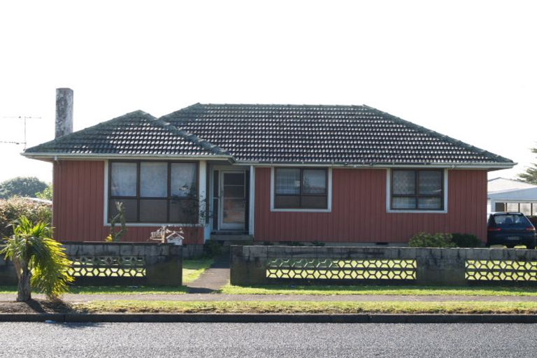 Photo of property in 172 Robertson Road, Mangere East, Auckland, 2024