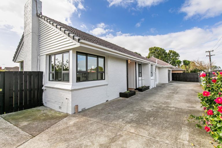 Photo of property in 1 Henwood Road, Mangere East, Auckland, 2024