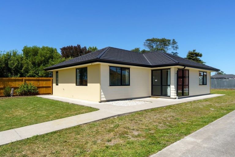 Photo of property in 4 Sandown Crescent, Aranui, Christchurch, 8061