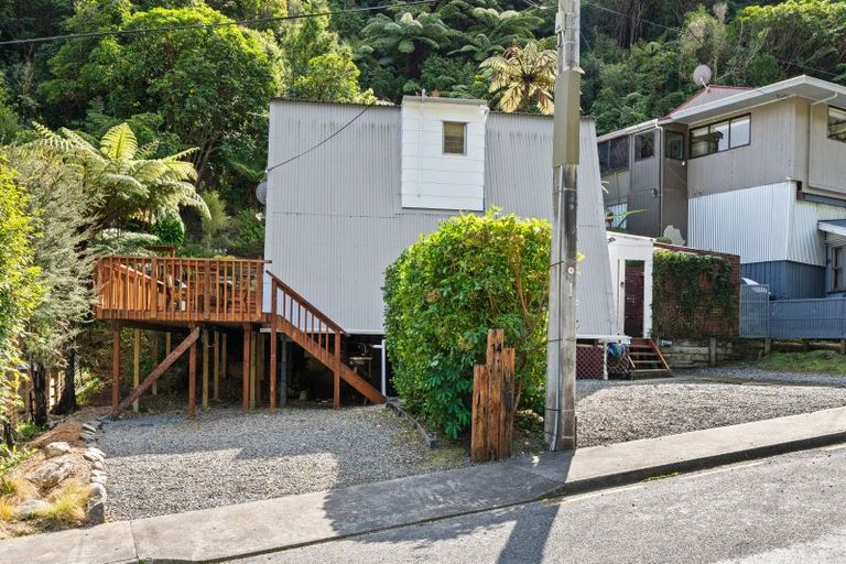 Photo of property in 14 Arthur Crescent, Waikawa, Picton, 7220