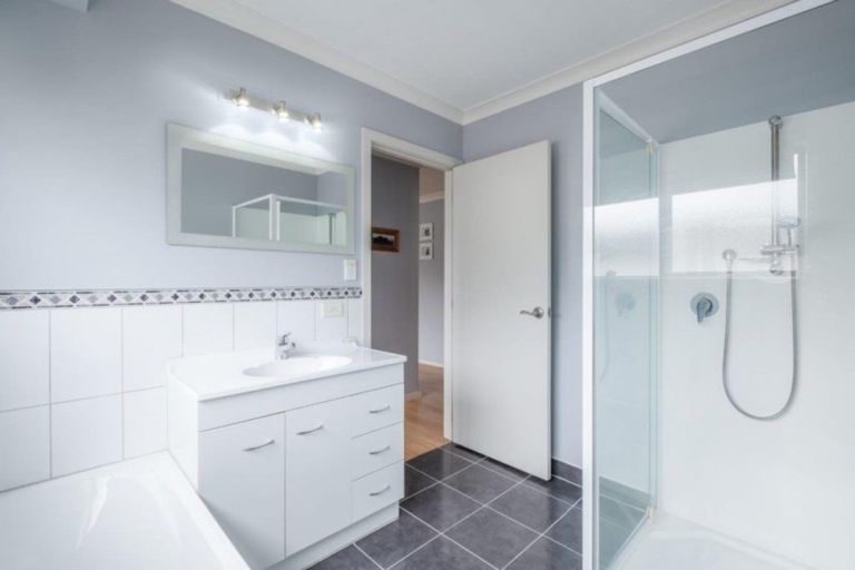 Photo of property in 10 Roger Street, Lytton West, Gisborne, 4010