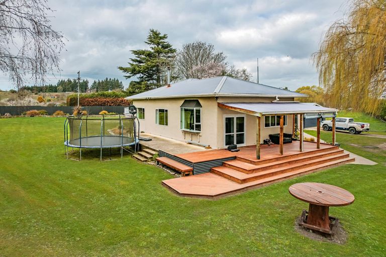 Photo of property in 16 Round Hill Road, Reidston, Oamaru, 9492