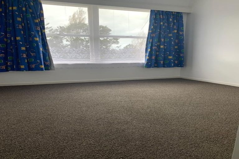 Photo of property in 1/70 Bentley Avenue, Glenfield, Auckland, 0629