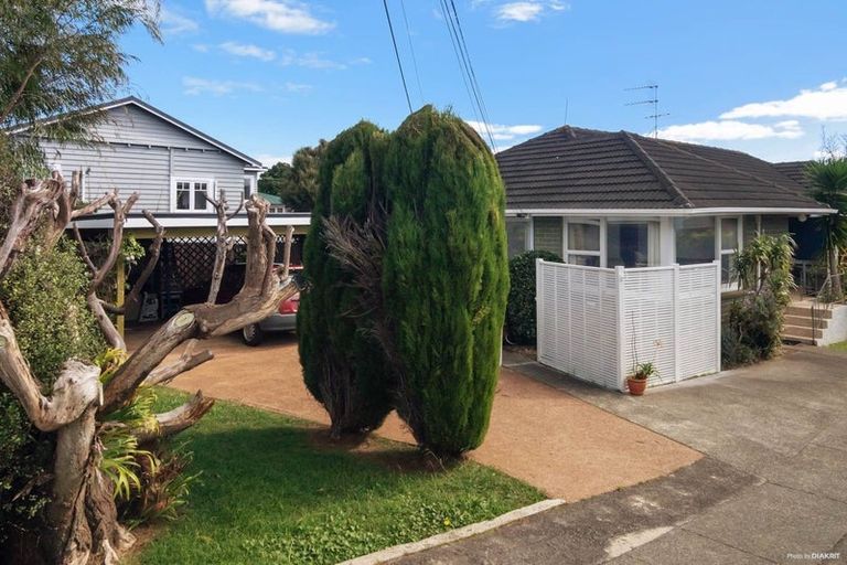 Photo of property in 2/59 Shakespeare Road, Milford, Auckland, 0620