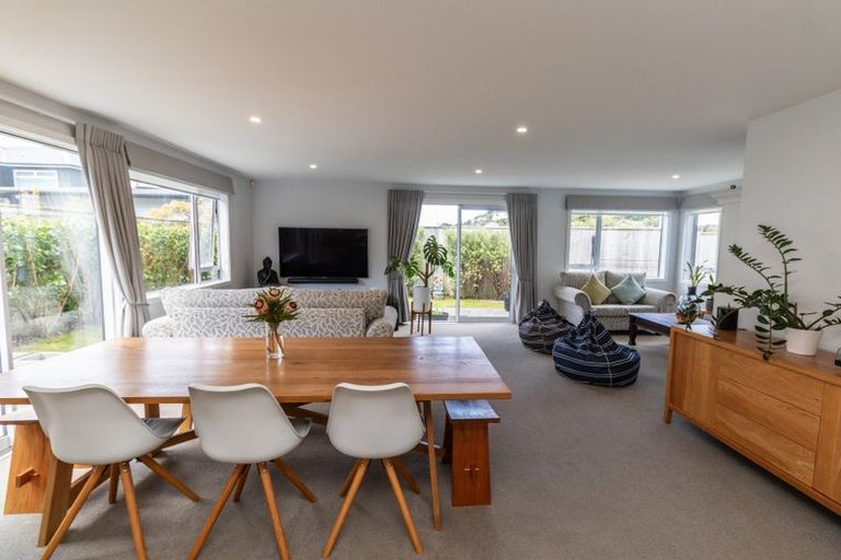 Photo of property in 92 Silverstream Road, Crofton Downs, Wellington, 6035