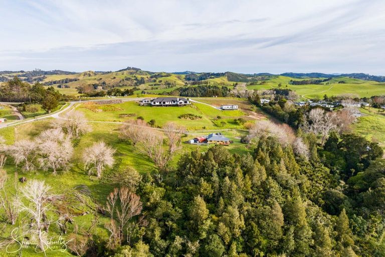 Photo of property in 16 Nikau Lane, Maungaturoto, 0520
