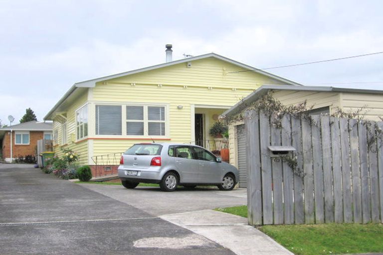 Photo of property in 63 Clayburn Road, Glen Eden, Auckland, 0602