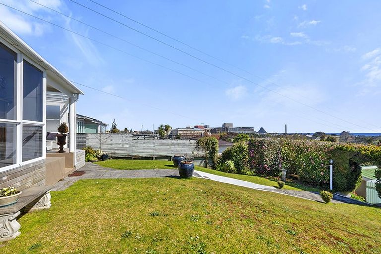 Photo of property in 11 Burns Street, Westown, New Plymouth, 4310