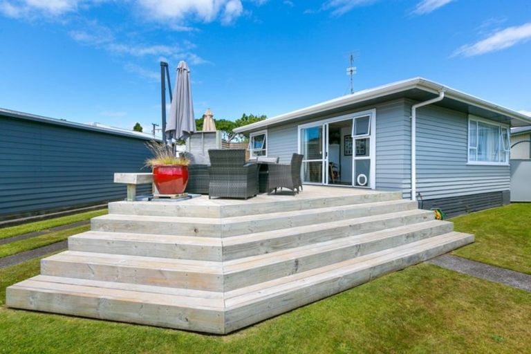 Photo of property in 26 Wallath Road, Westown, New Plymouth, 4310