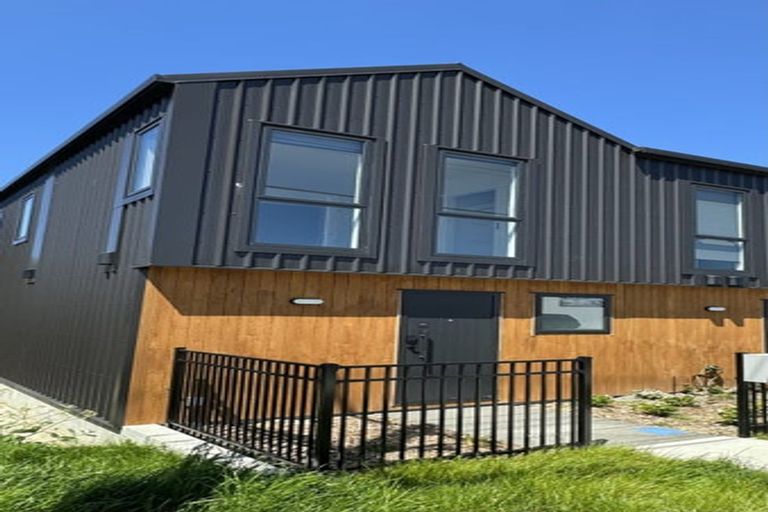 Photo of property in 1/24 Fitzherbert Road, Wainuiomata, Lower Hutt, 5014