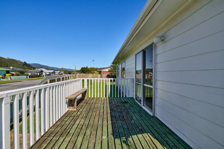 Photo of property in 1 Weymouth Grove, Wainuiomata, Lower Hutt, 5014