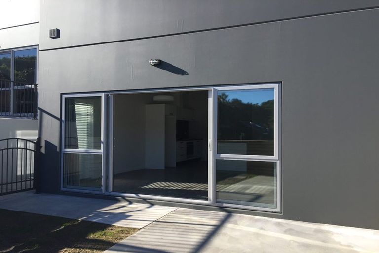 Photo of property in 90 Ashton Fitchett Drive, Brooklyn, Wellington, 6021