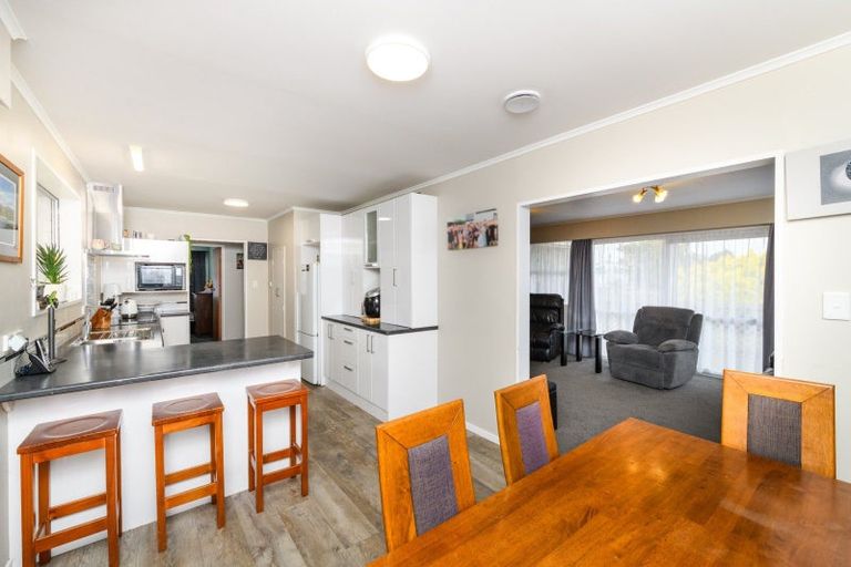 Photo of property in 9 Kimberley Grove, Westbrook, Palmerston North, 4412