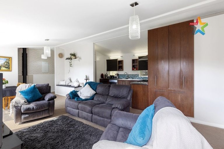 Photo of property in 32 Ngahere Street, Stokes Valley, Lower Hutt, 5019