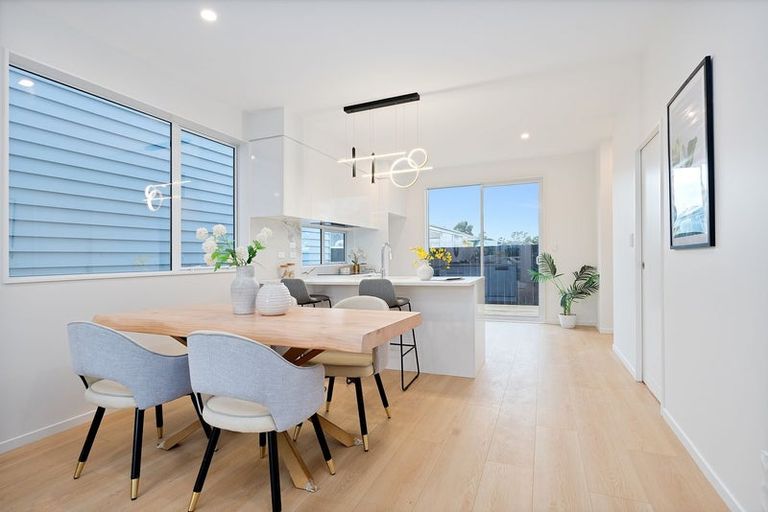 Photo of property in 80d Matipo Road, Te Atatu Peninsula, Auckland, 0610