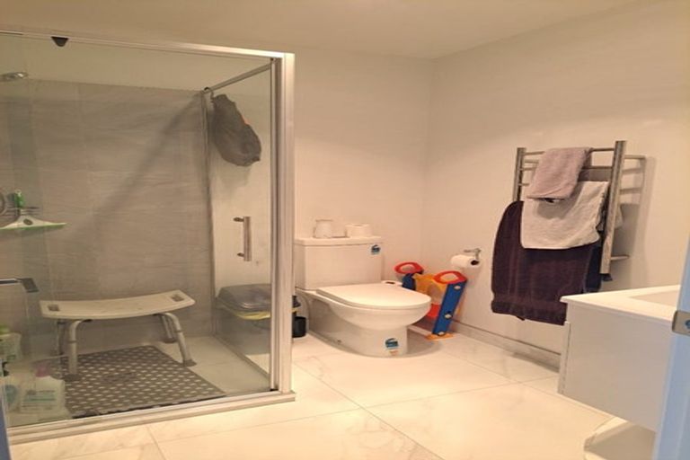 Photo of property in 28 Fort Lincoln Loop, Karaka, Papakura, 2113