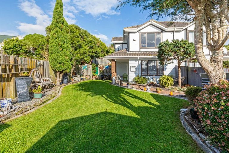 Photo of property in 2/5 Coventry Close, Ascot Park, Porirua, 5024