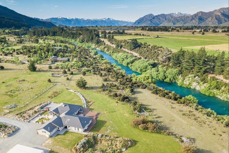 Photo of property in 136 Te Awa Road, Albert Town, Wanaka, 9382