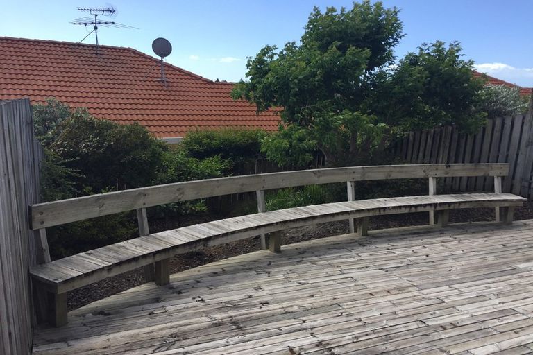 Photo of property in 7 Gillett Place, Botany Downs, Auckland, 2014