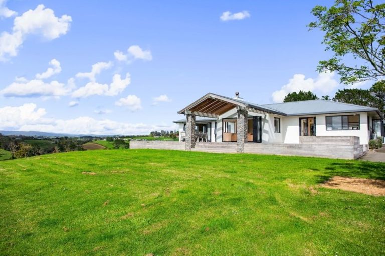 Photo of property in 114 Pomona Road, Kumeu, 0891